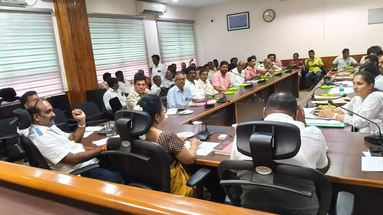 ಕೆಂಪು ಕಲ್ಲು, ಮರಳು, ಆವೆ ಮಣ್ಣಿನ ಸಮಸ್ಯೆ ಬಗ್ಗೆ ಜಂಟಿ ಸಭೆ ಕೆಂಪು ಕಲ್ಲು, ಮರಳು, ಆವೆ ಮಣ್ಣಿನ ಸಮಸ್ಯೆ ಬಗ್ಗೆ ಜಂಟಿ ಸಭೆ