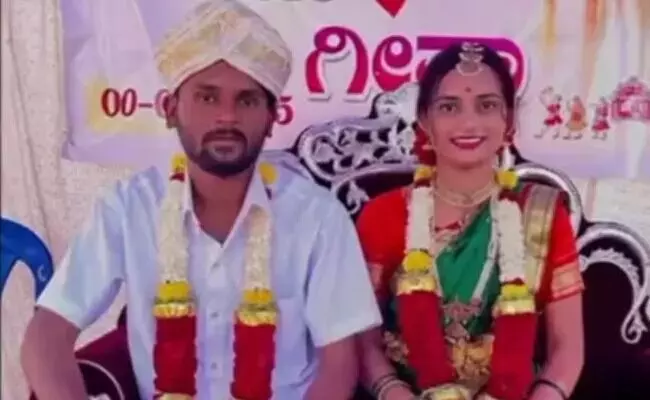 ಯೂಟ್ಯೂಬರ್ ಪ್ರೇಮ ವಿವಾಹ ಪ್ರಕರಣ | ʼನಮಗೆ ಜೀವ ಬೆದರಿಕೆ ಇದೆ, ರಕ್ಷಣೆ ಕೊಡಿʼ ಎಂದು ನ್ಯಾಯಾಧೀಶರಿಗೆ ಮನವಿ ಮಾಡಿದ ಗಾಯತ್ರಿ