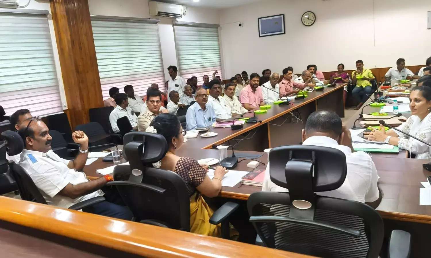 ಕೆಂಪು ಕಲ್ಲು, ಮರಳು, ಆವೆ ಮಣ್ಣಿನ ಸಮಸ್ಯೆ ಬಗ್ಗೆ ಜಂಟಿ ಸಭೆ