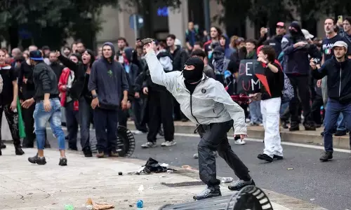 ಇಟಲಿಯಲ್ಲಿ ಭುಗಿಲೆದ್ದ ಫೆಲೆಸ್ತೀನ್ ಪರ ಭಾರಿ ಪ್ರತಿಭಟನೆ : ಕನಿಷ್ಠ 60 ಪೊಲೀಸರಿಗೆ ಗಾಯ