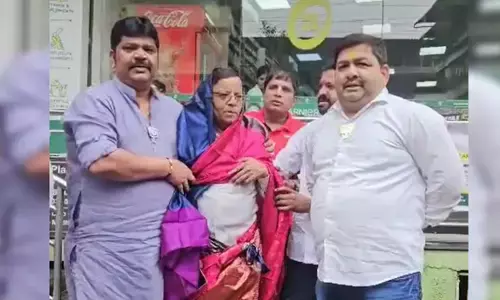 ಮಹಾರಾಷ್ಟ್ರ |ಮೋದಿ ವಿರುದ್ಧ ಪೋಸ್ಟ್‌ ಮಾಡಿದ ಕಾಂಗ್ರೆಸ್ ನಾಯಕನಿಗೆ ಬಲವಂತದಿಂದ ಸೀರೆ ಉಡಿಸಿದ ಬಿಜೆಪಿ ಕಾರ್ಯಕರ್ತರು