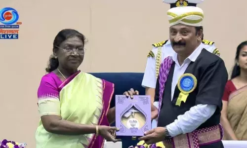 ಕಂದೀಲು ಅತ್ಯುತ್ತಮ ಕನ್ನಡ ಸಿನಿಮಾ; ರಾಷ್ಟ್ರಪತಿಯಿಂದ ಪ್ರಶಸ್ತಿ ಸ್ವೀಕರಿಸಿದ ನಿರ್ಮಾಪಕ ಕೊಟ್ಟುಕತ್ತೀರ ಪ್ರಕಾಶ್ ಕಾರ್ಯಪ್ಪ