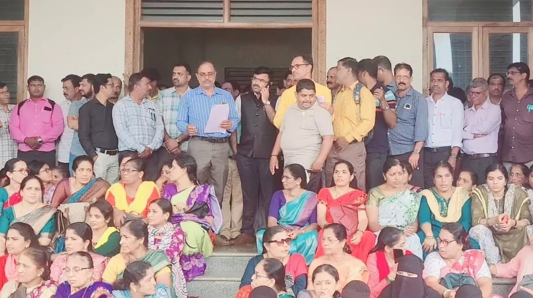 ಭಟ್ಕಳದಲ್ಲಿ ಸರ್ವೆ ಕಾರ್ಯಕ್ಕೆ ಅಡೆತಡೆ : ಶಿಕ್ಷಕರ ಸಂಘಗಳ ಬಹಿಷ್ಕಾರ ಘೋಷಣೆ