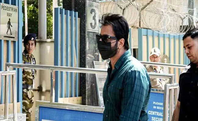 ಹಣ ಅಕ್ರಮ ವರ್ಗಾವಣೆ ಪ್ರಕರಣ : ಈ.ಡಿ. ಮಂದೆ ಹಾಜರಾದ ಸೋನು ಸೂದ್