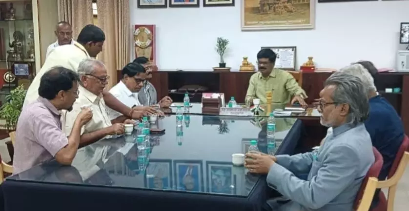 ಕಲಬುರಗಿ | ಗುಲ್ಬರ್ಗಾ ವಿವಿಯ ಸಮಗ್ರ ಅಭಿವೃದ್ಧಿಗೆ ಕಲ್ಯಾಣ ಕರ್ನಾಟಕ ಹೋರಾಟ ಸಮಿತಿ ಆಗ್ರಹ