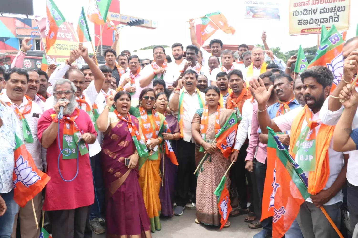 ರಾಜ್ಯದಲ್ಲಿ ಹಿಂದೂ ವಿರೋಧಿ ಸರ್ಕಾರವಿದೆ: ಶಾಸಕ ಎಸ್.ಎನ್. ಚನ್ನಬಸಪ್ಪ