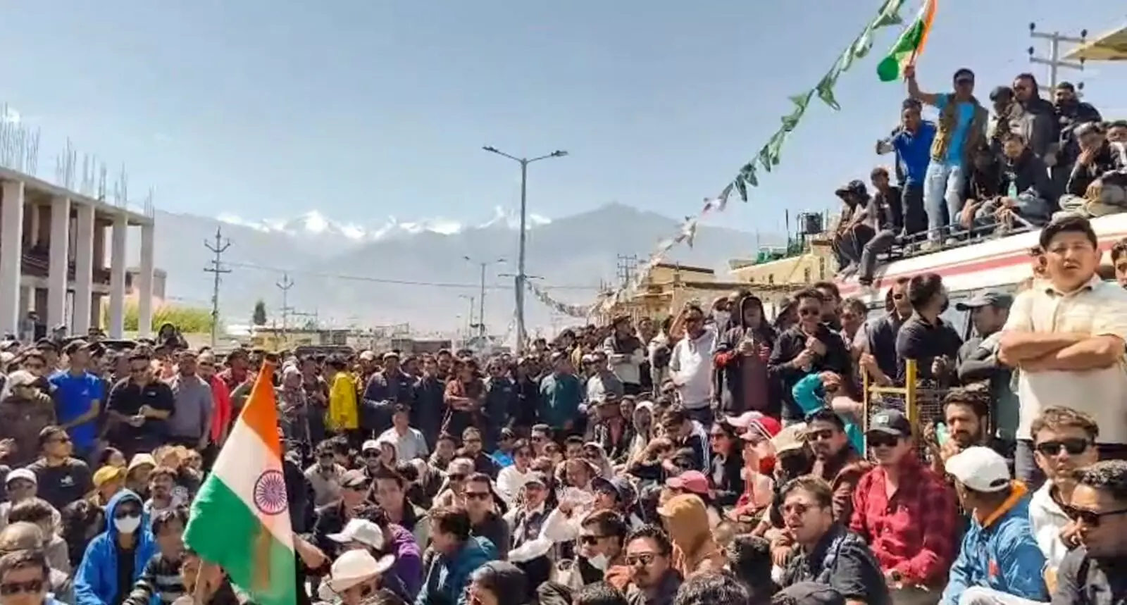 PHOTOS | ಲಡಾಖ್‌ಗೆ ರಾಜ್ಯ ಸ್ಥಾನಮಾನಕ್ಕೆ ಆಗ್ರಹಿಸಿ ಹೋರಾಟ; ಹಿಂಸಾಚಾರದಲ್ಲಿ ನಾಲ್ವರು ಸಾವು