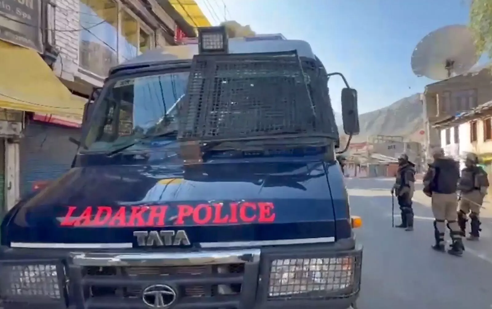 PHOTOS | ಲಡಾಖ್‌ಗೆ ರಾಜ್ಯ ಸ್ಥಾನಮಾನಕ್ಕೆ ಆಗ್ರಹಿಸಿ ಹೋರಾಟ; ಹಿಂಸಾಚಾರದಲ್ಲಿ ನಾಲ್ವರು ಸಾವು