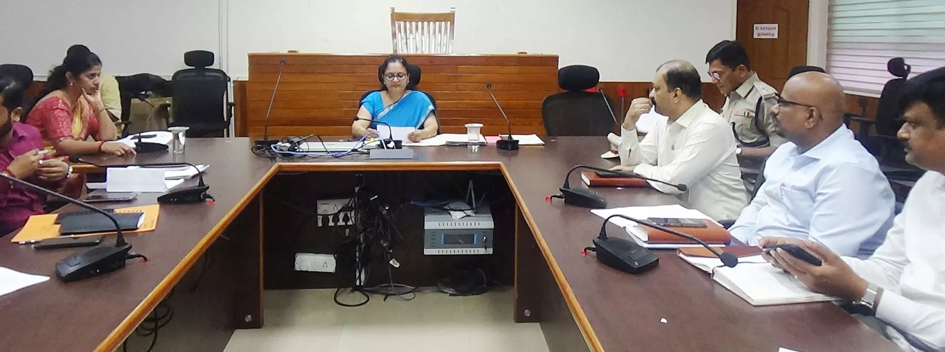 ತಾತ್ಕಾಲಿಕ ಸುಡುಮದ್ದು ಮಾರಾಟಕ್ಕೆ ನಿಯಮಾನುಸಾರ ಕ್ರಮ: ಉಡುಪಿ ಡಿಸಿ ಸ್ವರೂಪ ಟಿ.ಕೆ. ತಾತ್ಕಾಲಿಕ ಸುಡುಮದ್ದು ಮಾರಾಟಕ್ಕೆ ನಿಯಮಾನುಸಾರ ಕ್ರಮ: ಉಡುಪಿ ಡಿಸಿ ಸ್ವರೂಪ ಟಿ.ಕೆ.