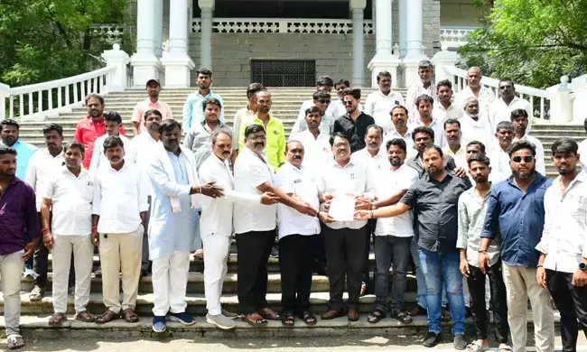 ಕಲಬುರಗಿ | ಬಲಾಢ್ಯ ಸಮುದಾಯಗಳನ್ನು ಎಸ್.ಟಿ ಪಟ್ಟಿಗೆ ಸೇರ್ಪಡೆ ವಿರೋಧಿಸಿ ಪ್ರತಿಭಟನೆ