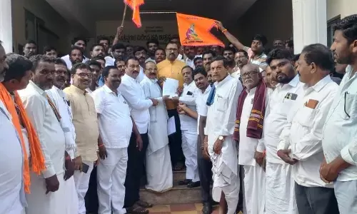 ಎಸ್ಟಿ ಪಟ್ಟಿಗೆ ಅನ್ಯ ಸಮುದಾಯಗಳ ಸೇರ್ಪಡೆ : ವಾಲ್ಮೀಕಿ ನಾಯಕ ಸಮಾಜದಿಂದ ಖಂಡನೆ