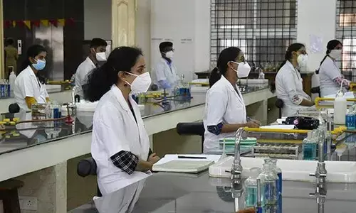 ದೇಶಾದ್ಯಂತ 10 ಸಾವಿರ ಎಂಬಿಬಿಎಸ್, ಪಿಜಿ ಸೀಟುಗಳ ಸೇರ್ಪಡೆಗೆ ಕೇಂದ್ರ ಸರಕಾರ ಅಸ್ತು