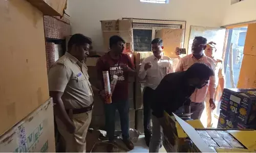 ಬೀದರ್ | ಅನಧಿಕೃತವಾಗಿ ಸಂಗ್ರಹಿಸಿಟ್ಟ 32,180 ರೂ. ಮೌಲ್ಯದ ಪಟಾಕಿ ಜಪ್ತಿ : ಮೂವರ ಬಂಧನ