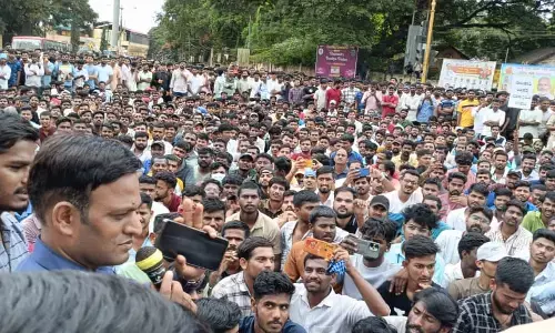 ನೇಮಕಾತಿ ಪ್ರಕ್ರಿಯೆ ನಡೆಸದೆ ನಿರ್ಲಕ್ಷ ಆರೋಪ; ರಾಜ್ಯ ಸರಕಾರದ ಕ್ರಮ ಖಂಡಿಸಿ ಧಾರವಾಡದಲ್ಲಿ ಬೃಹತ್ ಪ್ರತಿಭಟನೆ