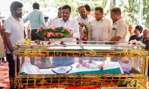 ಎಸ್.ಎಲ್.ಭೈರಪ್ಪ ಅಂತಿಮ ದರ್ಶನ ಪಡೆದ ಸಾಹಿತ್ಯಾಭಿಮಾನಿಗಳು, ಗಣ್ಯರು