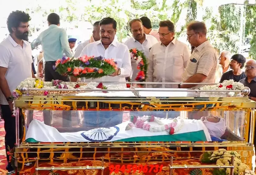 ಸಕಲ‌ ಸರಕಾರಿ ಗೌರವಗಳೊಂದಿಗೆ ಸಾಹಿತಿ ಎಸ್.ಎಲ್.ಭೈರಪ್ಪ ಅಂತ್ಯಕ್ರಿಯೆ