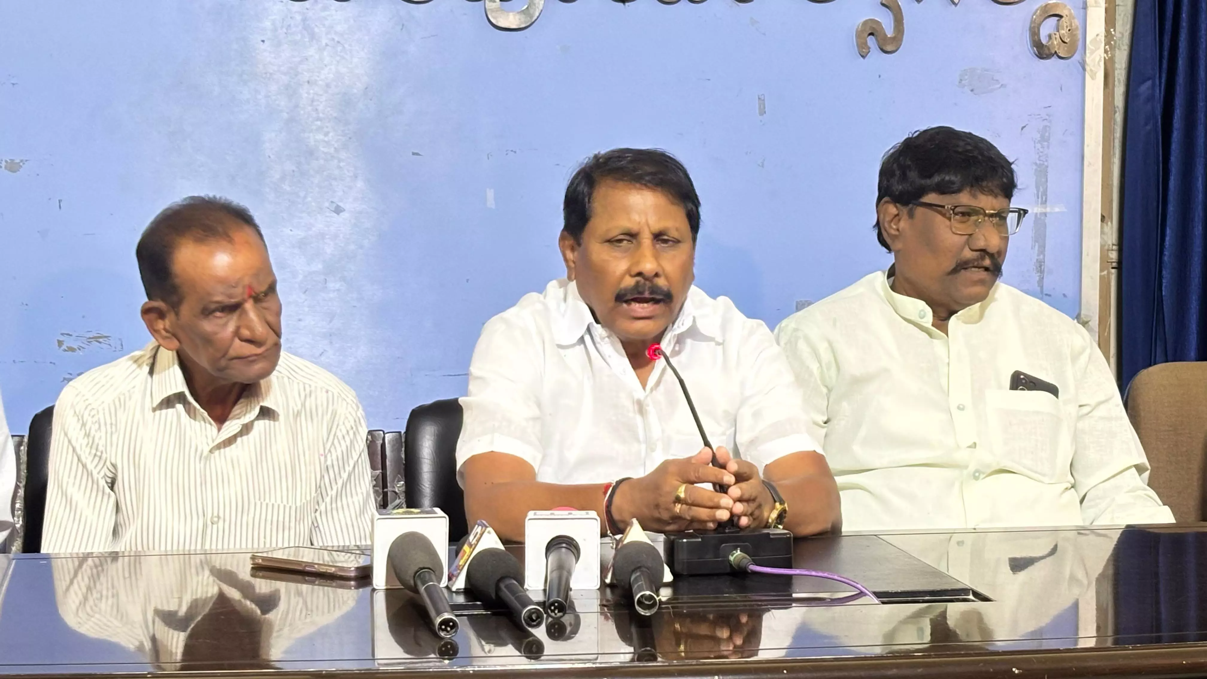 ರಾಯಚೂರು | ಸಾಮಾಜಿಕ, ಶೈಕ್ಷಣಿಕ ಸಮೀಕ್ಷೆಯಲ್ಲಿ ಕೆಲ ದೋಷ ಹಿನ್ನೆಲೆ ಹೆಚ್ಚಿನ ಸಮಯಾವಕಾಶ ನೀಡಲು ಮಾಜಿ ಸಚಿವ ಒತ್ತಾಯ ರಾಯಚೂರು | ಸಾಮಾಜಿಕ, ಶೈಕ್ಷಣಿಕ ಸಮೀಕ್ಷೆಯಲ್ಲಿ ಕೆಲ ದೋಷ ಹಿನ್ನೆಲೆ ಹೆಚ್ಚಿನ ಸಮಯಾವಕಾಶ ನೀಡಲು ಮಾಜಿ ಸಚಿವ ಒತ್ತಾಯ