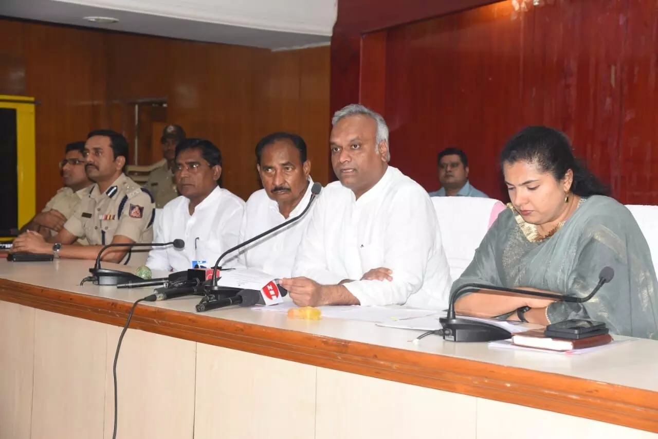 ಭೀಮಾ ನದಿಗೆ ಮಹಾರಾಷ್ಟ್ರದಿಂದ 3.45 ಲಕ್ಷ ಕ್ಯೂಸೆಕ್ ನೀರು ಬಿಡುಗಡೆ | ಪ್ರವಾಹ ಭೀತಿಯಿಂದಾಗಿ ಎರಡು ದಿನ ಕಟ್ಟೆಚ್ಚರ : ಪ್ರಿಯಾಂಕ್ ಖರ್ಗೆ