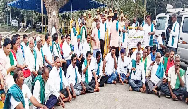 ಮಂಡ್ಯ | ಕಾವೇರಿ ಆರತಿ ವಿರೋಧಿಸಿ ಪ್ರಗತಿಪರ ಸಂಘಟನೆಗಳ ಪ್ರತಿಭಟನೆ