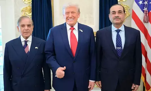 ಪಾಕ್ ಪ್ರಧಾನಿ, ಸೇನಾ ಮುಖ್ಯಸ್ಥರ ಗುಣಗಾನ ಮಾಡಿದ ಟ್ರಂಪ್!