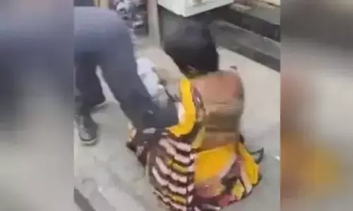 ಬೆಂಗಳೂರು | ಸೀರೆ ಕಳ್ಳತನ ಆರೋಪಿಸಿ ಮಹಿಳೆ ಮೇಲೆ ಹಲ್ಲೆ; ಅಂಗಡಿ ಮಾಲಕ ಸಹಿತ ಇಬ್ಬರ ಬಂಧನ