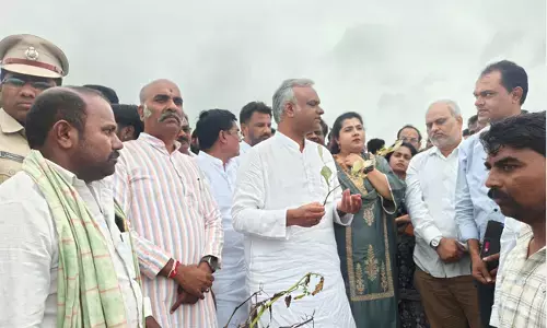 ಕಲಬುರಗಿ | ಪ್ರವಾಹ ಭೀತಿಯ ಭೀಮಾ ನದಿ ತೀರ, ಕಾಳಜಿ ಕೇಂದ್ರಕ್ಕೆ ಸಚಿವ ಪ್ರಿಯಾಂಕ್ ಖರ್ಗೆ ಭೇಟಿ