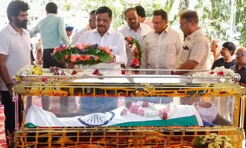 ಸಕಲ‌ ಸರಕಾರಿ ಗೌರವಗಳೊಂದಿಗೆ ಸಾಹಿತಿ ಎಸ್.ಎಲ್.ಭೈರಪ್ಪ ಅಂತ್ಯಕ್ರಿಯೆ