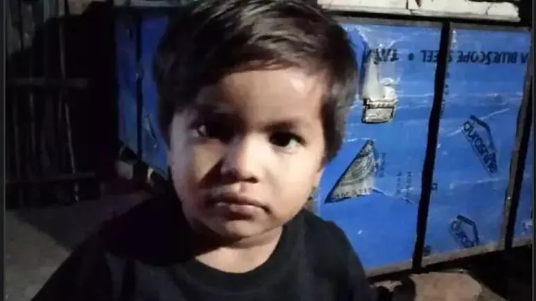 ತಾಯಿಯ ಎದುರೇ ಐದು ವರ್ಷದ ಬಾಲಕನ ಶಿರಚ್ಛೇದ; ಹಂತಕನನ್ನು ಥಳಿಸಿ ಕೊಂದ ಸ್ಥಳೀಯರು