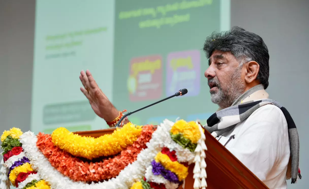 ಗ್ಯಾರಂಟಿ ಯೋಜನೆಗಳು ಸಮಾಜದಲ್ಲಿ ದೊಡ್ಡ ಸಾಮಾಜಿಕ ಬದಲಾವಣೆಯನ್ನು ಉಂಟು ಮಾಡಿವೆ : ಡಿ.ಕೆ.ಶಿವಕುಮಾರ್ ಗ್ಯಾರಂಟಿ ಯೋಜನೆಗಳು ಸಮಾಜದಲ್ಲಿ ದೊಡ್ಡ ಸಾಮಾಜಿಕ ಬದಲಾವಣೆಯನ್ನು ಉಂಟು ಮಾಡಿವೆ : ಡಿ.ಕೆ.ಶಿವಕುಮಾರ್