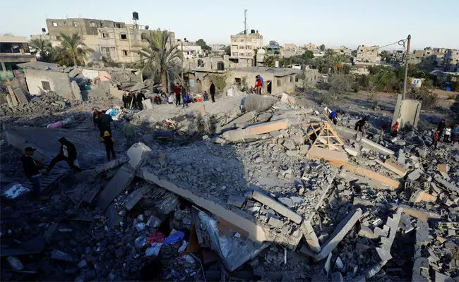 ಗಾಝಾ | ಇಸ್ರೇಲ್ ದಾಳಿಗೆ ಕನಿಷ್ಠ 38 ಮಂದಿ ಮೃತ್ಯು ಗಾಝಾ | ಇಸ್ರೇಲ್ ದಾಳಿಗೆ ಕನಿಷ್ಠ 38 ಮಂದಿ ಮೃತ್ಯು