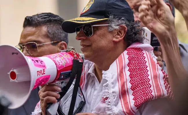 ಫೆಲೆಸ್ತೀನ್ ಪರ ಪ್ರತಿಭಟನೆಯಲ್ಲಿ ಪ್ರಚೋದನಕಾರಿ ಭಾಷಣ ಆರೋಪ : ಕೊಲಂಬಿಯಾ ಅಧ್ಯಕ್ಷ ಗುಸ್ತಾವೊ ವೀಸಾ ರದ್ದು ಪಡಿಸಲು ಅಮೆರಿಕ ನಿರ್ಧಾರ ಫೆಲೆಸ್ತೀನ್ ಪರ ಪ್ರತಿಭಟನೆಯಲ್ಲಿ ಪ್ರಚೋದನಕಾರಿ ಭಾಷಣ ಆರೋಪ : ಕೊಲಂಬಿಯಾ ಅಧ್ಯಕ್ಷ ಗುಸ್ತಾವೊ ವೀಸಾ ರದ್ದು ಪಡಿಸಲು ಅಮೆರಿಕ ನಿರ್ಧಾರ