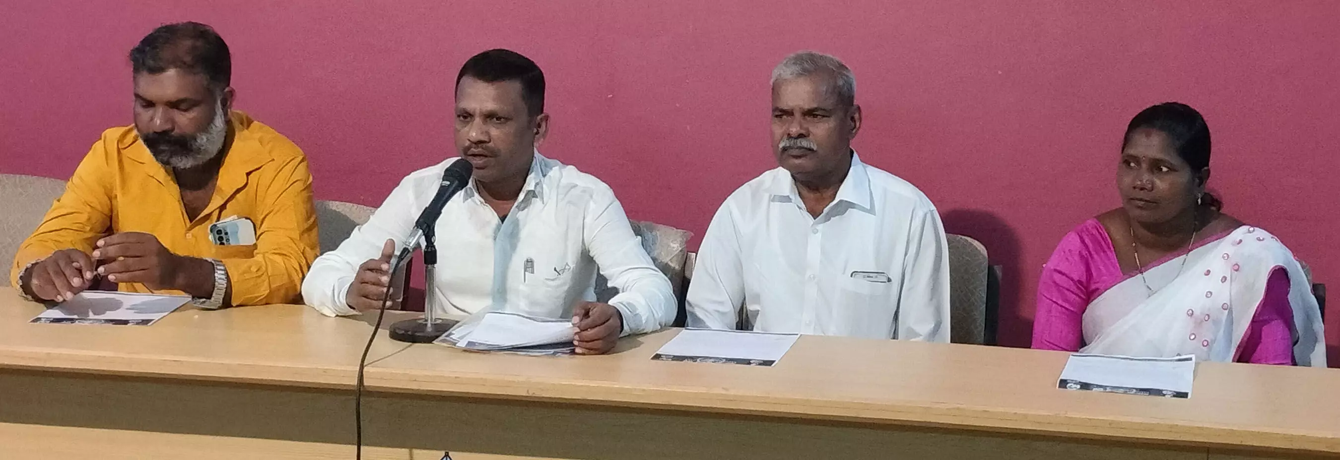 ಅಂಬೇಡ್ಕರ್ ಅನುಯಾಯಿಗಳು ಸಮೀಕ್ಷೆಯಲ್ಲಿ ಬೌದ್ಧ ಧರ್ಮ ಎಂದು ನಮೂದಿಸಲು ಮನವಿ ಅಂಬೇಡ್ಕರ್ ಅನುಯಾಯಿಗಳು ಸಮೀಕ್ಷೆಯಲ್ಲಿ ಬೌದ್ಧ ಧರ್ಮ ಎಂದು ನಮೂದಿಸಲು ಮನವಿ