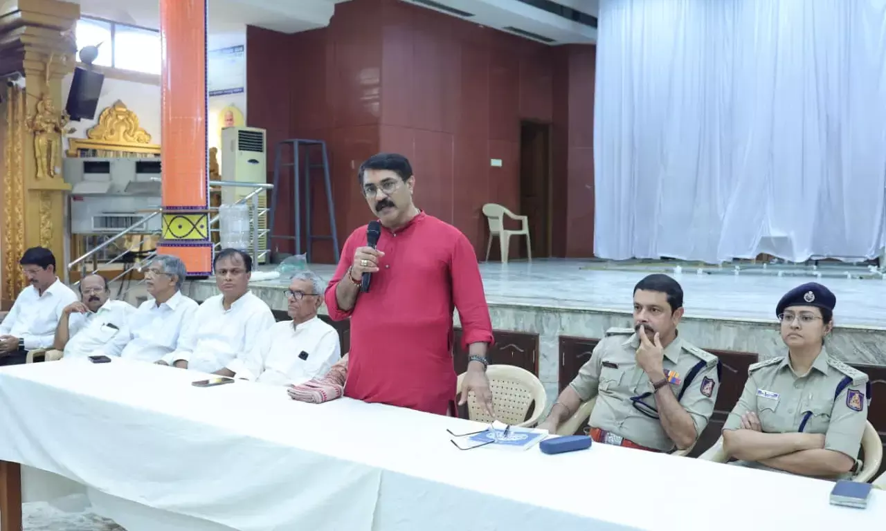 ಮಂಗಳೂರು ದಸರಾ ಮೆರವಣಿಗೆ| ಟ್ಯಾಬ್ಲೋ ಮುಖ್ಯಸ್ಥರು, ಪೊಲೀಸ್ ಅಧಿಕಾರಿಗಳ ಸಭೆ