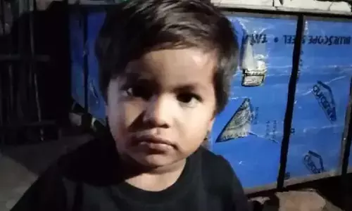 ತಾಯಿಯ ಎದುರೇ ಐದು ವರ್ಷದ ಬಾಲಕನ ಶಿರಚ್ಛೇದ; ಹಂತಕನನ್ನು ಥಳಿಸಿ ಕೊಂದ ಸ್ಥಳೀಯರು