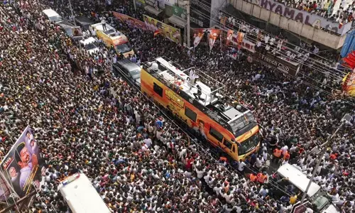 ನಟ ವಿಜಯ್ ರ್‍ಯಾಲಿಯಲ್ಲಿ ಕಾಲ್ತುಳಿತ: ಕನಿಷ್ಠ 29 ಮೃತ್ಯು, 50ಕ್ಕೂ ಹೆಚ್ಚು ಮಂದಿಗೆ ಗಾಯ