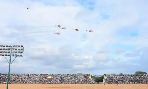 ಮೈಸೂರು ದಸರಾ | ಬಾನಂಗಳದಲ್ಲಿ ಲೋಹದ ಹಕ್ಕಿಗಳ ಕಲರವ; ಜನರ ಮನಸೂರೆಗೊಂಡ ವೈಮಾನಿಕ ಪ್ರದರ್ಶನ