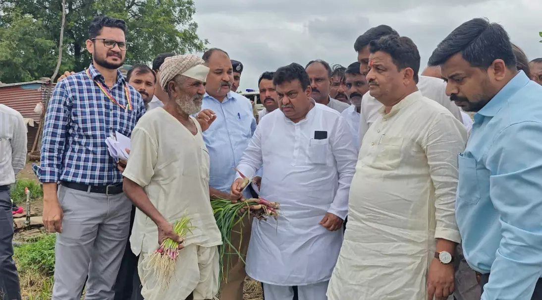 ವಿಜಯಪುರ : ಪ್ರವಾಹ‌ ಪೀಡಿತ ಸ್ಥಳಗಳಿಗೆ ಉಸ್ತುವಾರಿ ಸಚಿವ ಎಂ.ಬಿ.ಪಾಟೀಲ್ ಭೇಟಿ