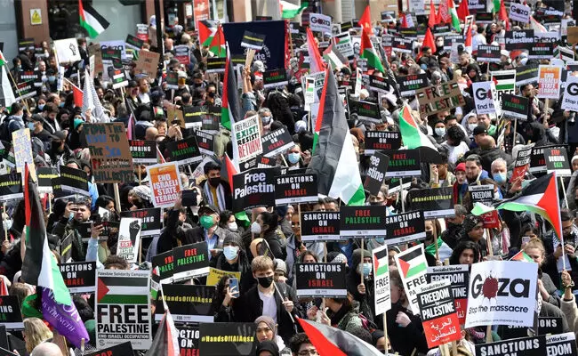ಜರ್ಮನಿಯಲ್ಲಿ ಫೆಲೆಸ್ತೀನ್‌ ಪರ ಪ್ರತಿಭಟನೆ : ಇಸ್ರೇಲ್‌ಗೆ ಬೆಂಬಲ ವಿರೋಧಿಸಿ ಬೀದಿಗಿಳಿದ ಸಾವಿರಾರು ನಾಗರಿಕರು
