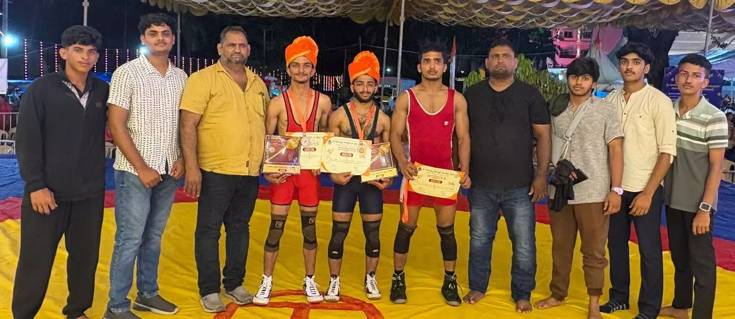 ಉಚ್ಚಿಲ ದಸರಾ| ದ.ಕ. ಮೊಗವೀರ ಮಹಾಜನ ಸಂಘದ ವತಿಯಿಂದ ಕುಸ್ತಿ ಪಂದ್ಯಾಟ: ಬದ್ರಿಯಾ ಹೆಲ್ತ್ ಲೀಗ್ ಸುರತ್ಕಲ್ ತಂಡಕ್ಕೆ ಪ್ರಶಸ್ತಿ