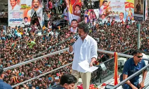 ನನ್ನ ಹೃದಯ ಒಡೆದು ಹೋಗಿದೆ, ನೋವು, ದುಃಖದಿಂದ ನರಳುತ್ತಿದ್ದೇನೆ : ಕಾಲ್ತುಳಿತ ಘಟನೆ ಬಗ್ಗೆ ನಟ ವಿಜಯ್ ಮೊದಲ ಪ್ರತಿಕ್ರಿಯೆ