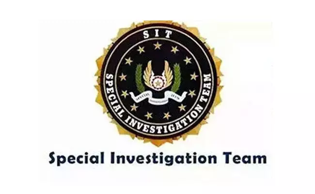 ಧರ್ಮಸ್ಥಳ ಪ್ರಕರಣ; ಎಸ್ಐಟಿಯಿಂದ ಗ್ರಾಮ ಪಂಚಾಯತ್ನ ನಾಲ್ವರು ಮಾಜಿ ಅಧ್ಯಕ್ಷರ ವಿಚಾರಣೆ ಧರ್ಮಸ್ಥಳ ಪ್ರಕರಣ; ಎಸ್ಐಟಿಯಿಂದ ಗ್ರಾಮ ಪಂಚಾಯತ್ನ ನಾಲ್ವರು ಮಾಜಿ ಅಧ್ಯಕ್ಷರ ವಿಚಾರಣೆ