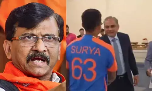 ಟ್ರೋಫಿ ಸ್ವೀಕರಿಸಲು ನಿರಾಕರಿಸಿರುವುದು ‘ನಾಟಕ’: ಸೂರ್ಯಕುಮಾರ್–ನಖ್ವಿ ಕೈಕುಲುವ ವೀಡಿಯೊ ಹಂಚಿಕೊಂಡ ಸಂಜಯ್ ರಾವತ್