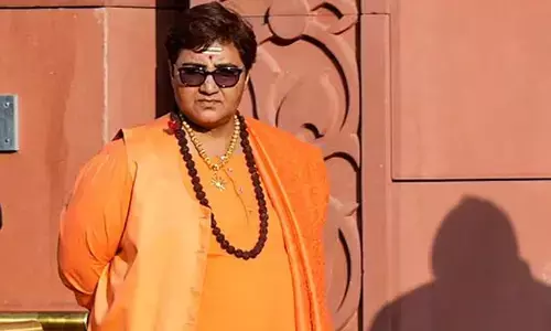 ದೇವಸ್ಥಾನಗಳ ಹೊರಗೆ ಪ್ರಸಾದ ಮಾರುವ ಹಿಂದುಯೇತರರನ್ನು ಥಳಿಸಿ: ವಿವಾದಾತ್ಮಕ ಹೇಳಿಕೆ ನೀಡಿದ ಪ್ರಜ್ಞಾ ಠಾಕೂರ್