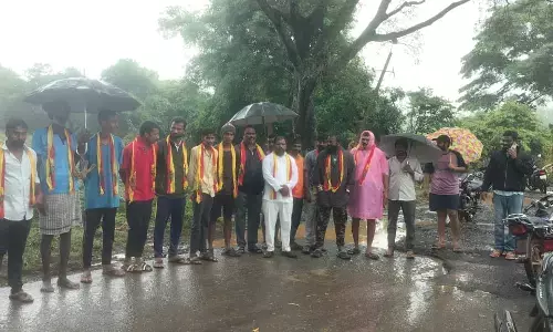 ಚಿಂಚೋಳಿ: ಧಾರಾಕಾರ ಮಳೆಯಿಂದ ರಸ್ತೆ, ಬೆಳೆ ಹಾನಿ; ಪರಿಹಾರಕ್ಕೆ ಕರ್ನಾಟಕ ರಕ್ಷಣಾ ವೇದಿಕೆ ಸ್ವಾಭಿಮಾನಿ ಸೇನೆ ಆಗ್ರಹ