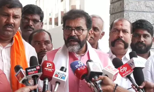 ನೆರೆಹಾನಿಯಾದ ಕಲ್ಯಾಣ ಕರ್ನಾಟಕಕ್ಕೆ ರಾಜ್ಯ ಸರ್ಕಾರ  500 ಕೋಟಿ ರೂ. ನೀಡಬೇಕು: ಛಲವಾದಿ ನಾರಾಯಣಸ್ವಾಮಿ