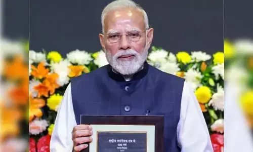 ಆರೆಸ್ಸೆಸ್ ಶತಮಾನೋತ್ಸವದಲ್ಲಿ ಭಾರತ ಮಾತೆಯ ವಿನ್ಯಾಸವಿರುವ 100ರೂ. ನಾಣ್ಯ, ಅಂಚೆ ಚೀಟಿ ಬಿಡುಗಡೆ ಮಾಡಿದ ಪ್ರಧಾನಿ ಮೋದಿ