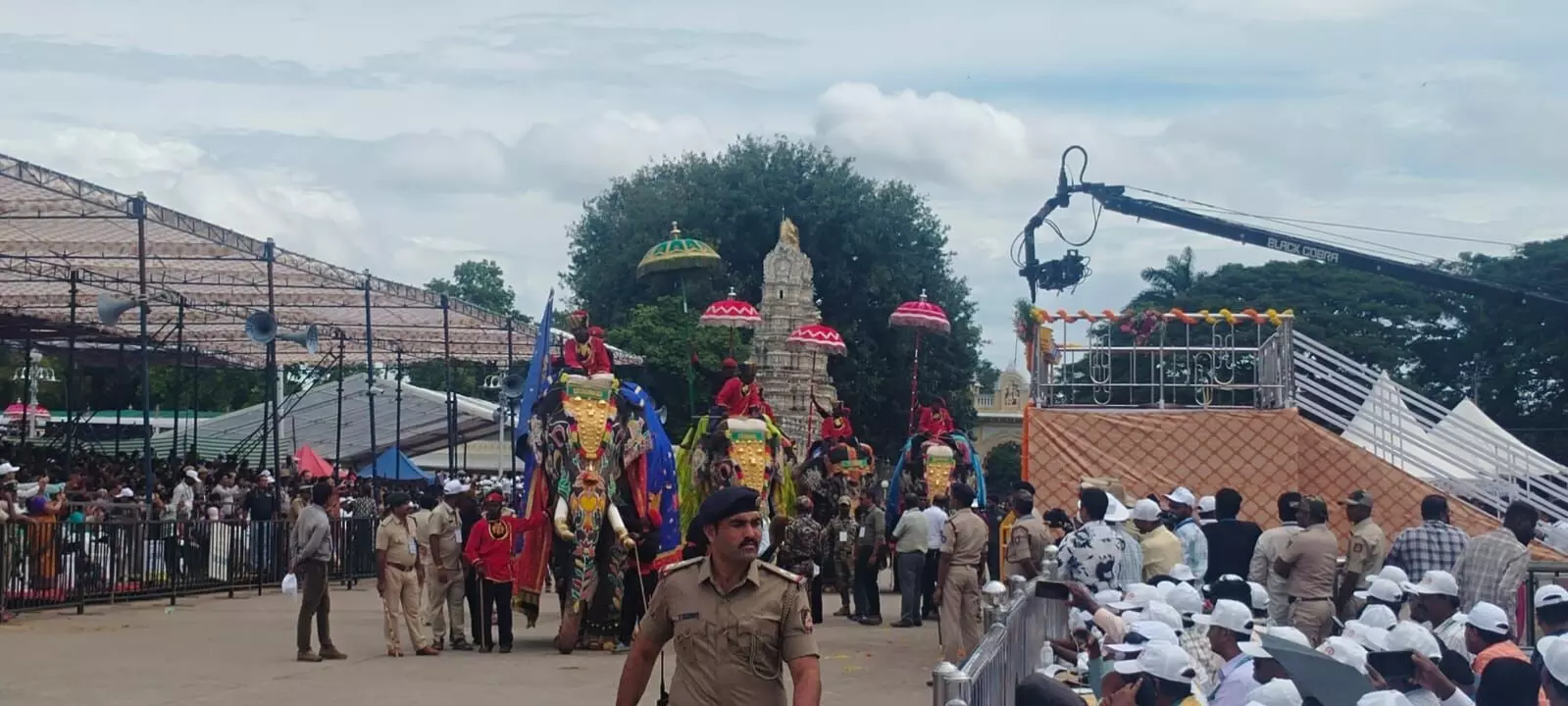 ಮೈಸೂರು ದಸರಾ: ಜಂಬೂ ಸವಾರಿ ಮೆರವಣಿಗೆಗೆ ಸಾಂಸ್ಕೃತಿಕ ಕಲಾ ತಂಡಗಳ ಮೆರುಗು
