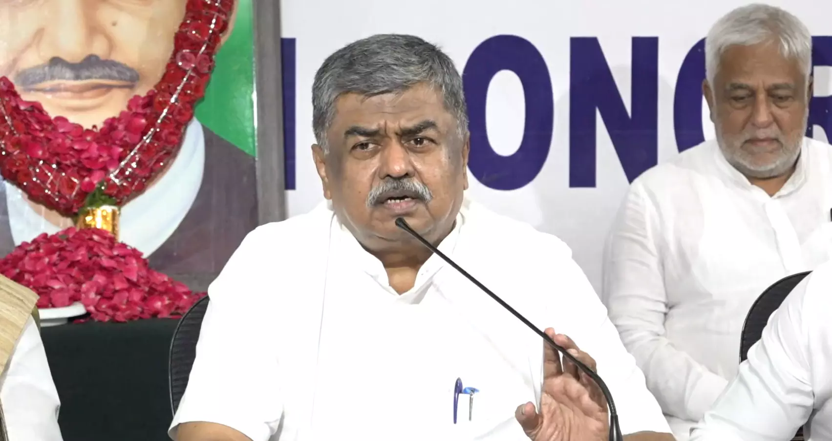 ಗಾಂಧಿಯ ಕೊಂದ ಆರೆಸ್ಸೆಸ್ ಶತಮಾನೋತ್ಸವ ಆಚರಿಸುತ್ತಿರುವುದು ದೇಶದ ದುರಂತ : ಬಿ.ಕೆ.ಹರಿಪ್ರಸಾದ್