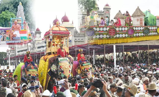 ಮೈಸೂರಿನಲ್ಲಿ ವೈಭವದ ದಸರಾ ಜಂಬೂ ಸವಾರಿ