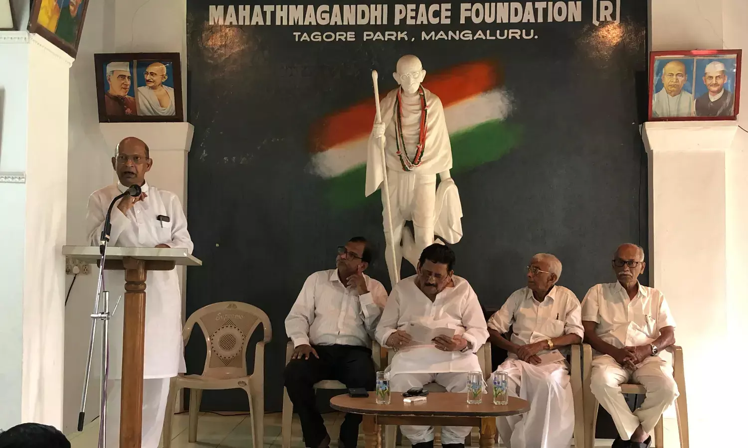 ರಾಜಕೀಯಲ್ಲಿ ಅಹಿಂಸೆಯನ್ನು ಪ್ರಥಮ ಬಾರಿಗೆ ಜಗತ್ತಿಗೆ ಪರಿಚಯಿಸಿದವರು ಗಾಂಧಿ : ಡಾ.ನಾಗಪ್ಪ ಗೌಡ